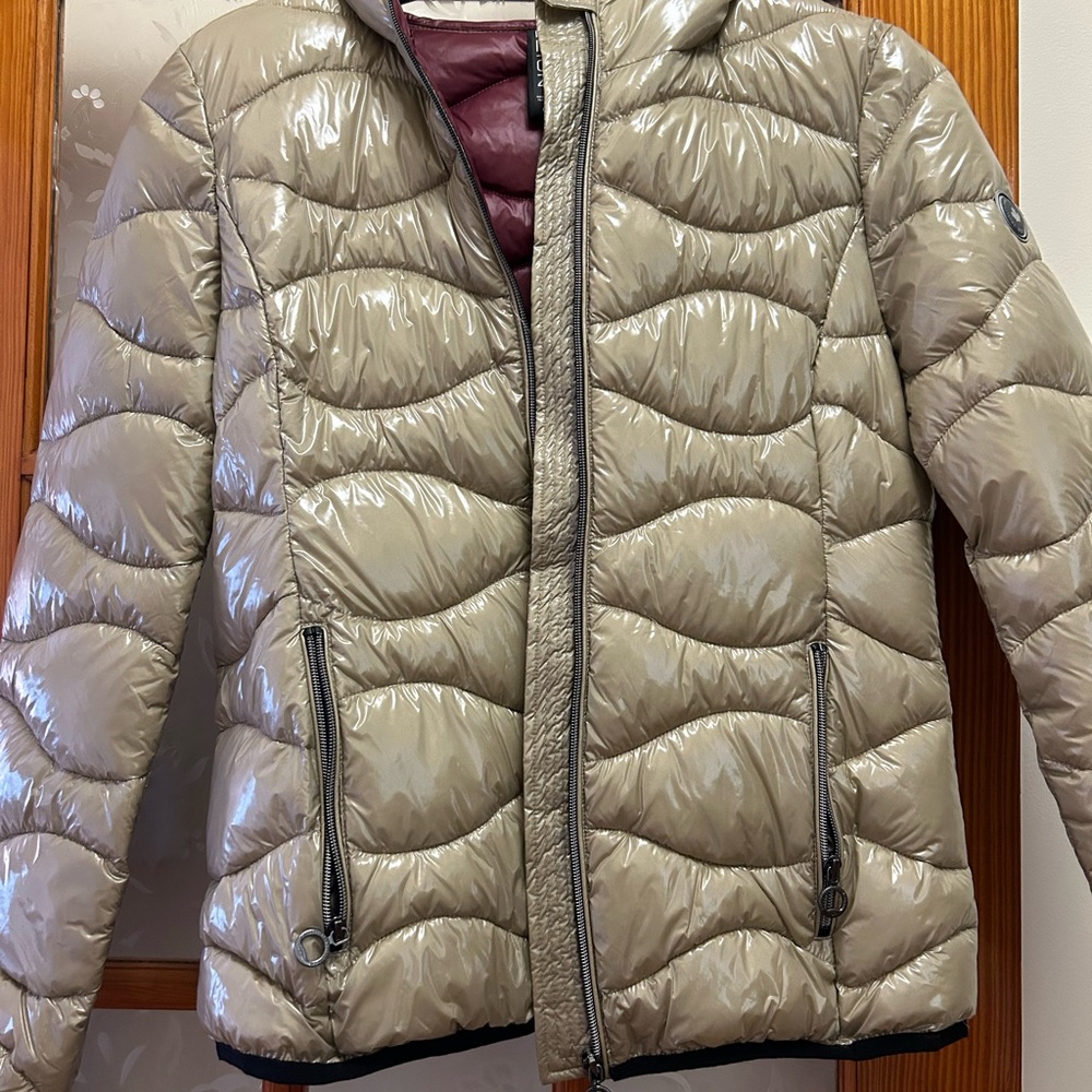 NOIZE Hooded Puffer Jacket